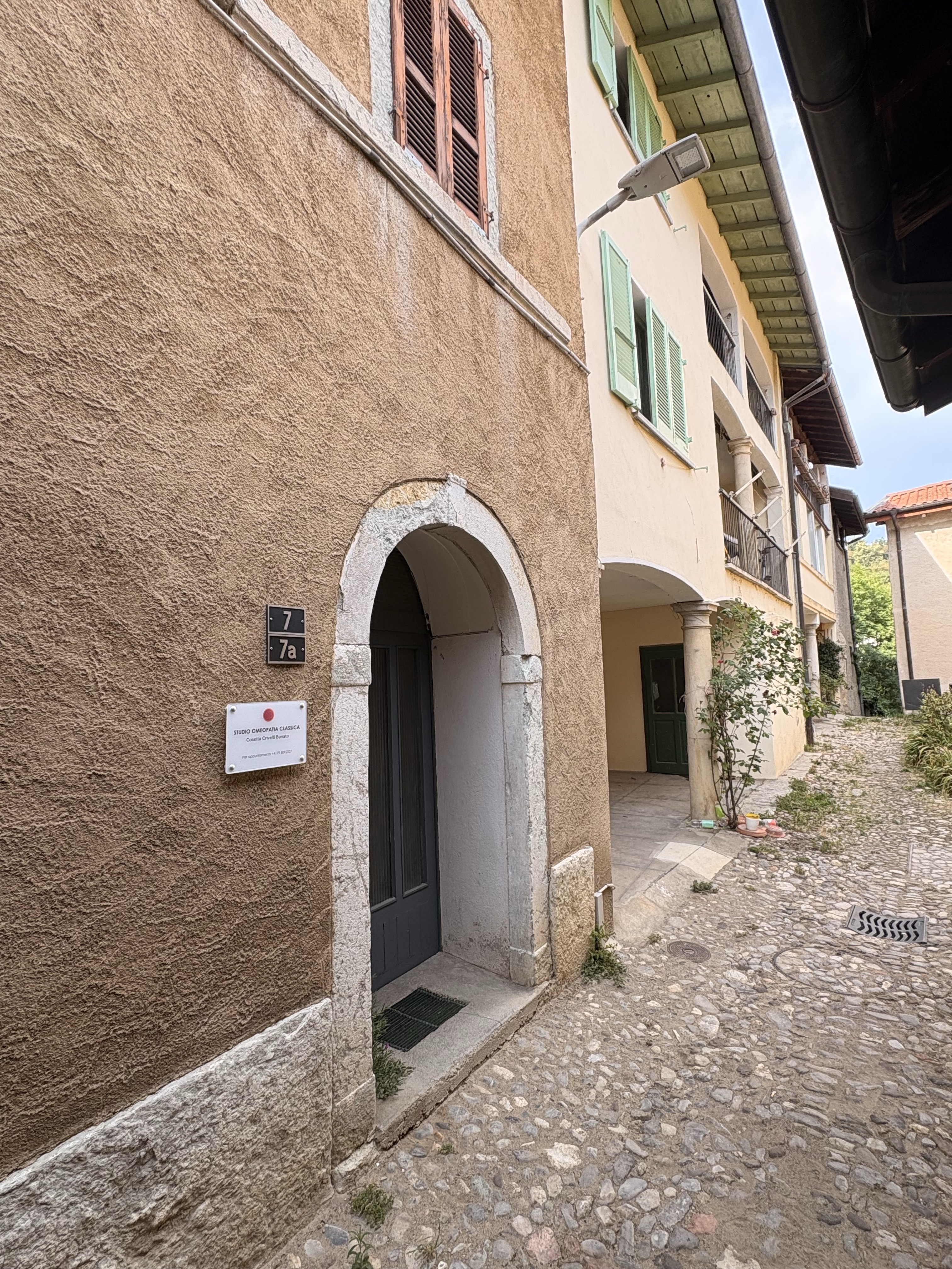 Ingresso dello studio — Via Valascia 7, Arzo